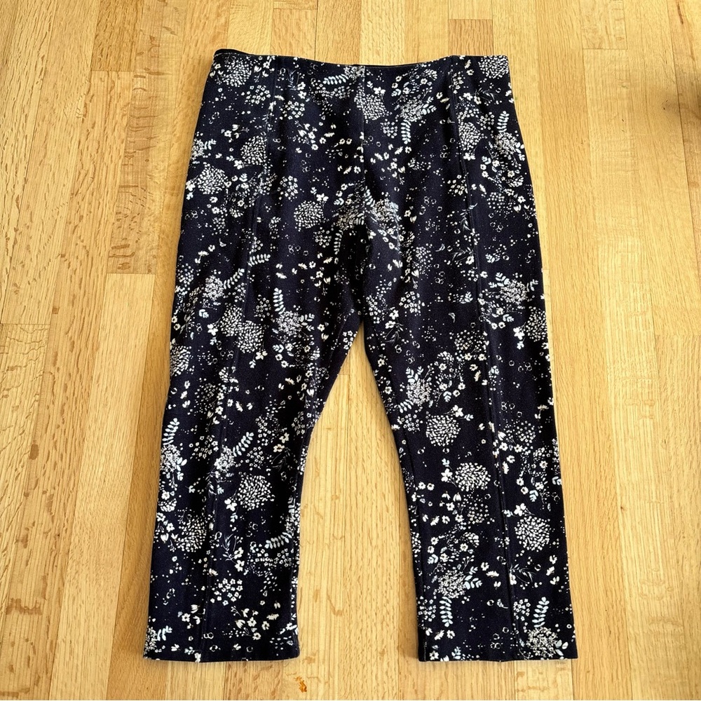 LYSSÉ floral capri pants - Navy Blue